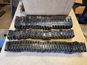 lot 333 image: Lot of Approx 75 Breakers