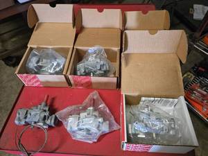 lot 367 image: Lot of 6 New Robertshaw Gas Safety Valves