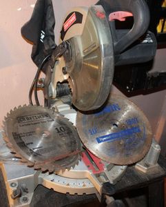 lot 1 image: Craftsman Miter Chop saw
