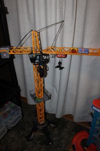lot 128 image: Crane Play Set