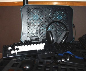 lot 129 image: Wireless Headphones  and Computer Accessories