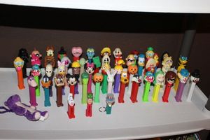 lot 138 image: Large Quantify of Pez Dispensers