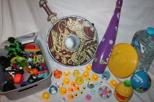 lot 139 image: Variety of Small Toys And Rubber Duckys