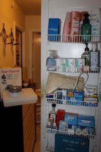 lot 143 image: Vaporizer and Personal Care Items