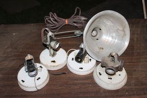 lot 180 image: Light Fixtures