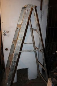 lot 170 image: 6 Foot Aluminum Ladder