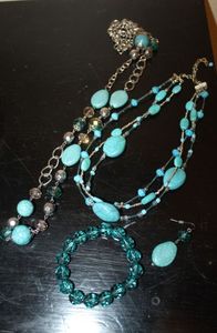 lot 283 image: Ladies Fashion Jewelry