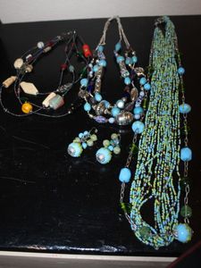 lot 285 image: Ladies Fashion Jewelry