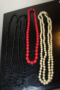 lot 290 image: Ladies Fashion Jewelry