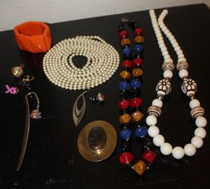 lot 291 image: Ladies Fashion Jewelrfy