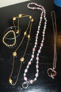 lot 293 image: Ladies Fashion Jewelry