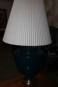 lot 382 image: Large Table Lamp