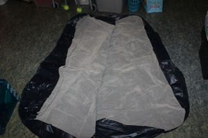 lot 386 image: Full Size electric Blow-Up Mattress