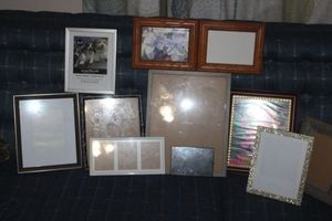 lot 404 image: Variety of Picture Frames