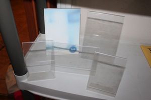 lot 413 image: Clear Plastic Photo Frames