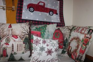 lot 425 image: Christmas Themed Throw Pillows