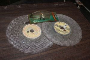 lot 190 image: Large Masonry Cut off Wheels