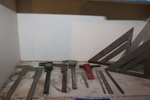 lot 194 image: Variety of Sizes and types of Calipers and Speed Squares