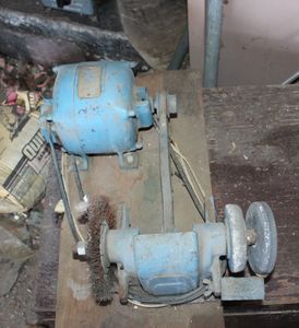 lot 211 image: Vintage Grinder and wire Wheel
