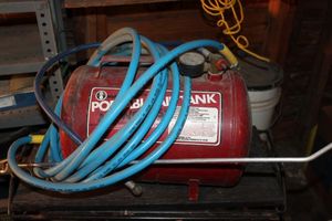 lot 254 image: 125 PSI Air Tank and Air Hose