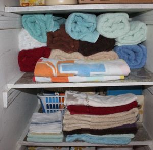 lot 37 image: Variety of Towels Hand Towels And Wash Rags