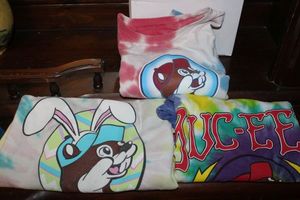 lot 67 image: Clothes Buc-ee T-Shirts