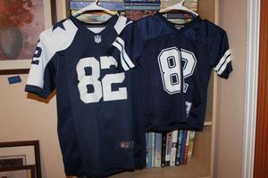 lot 17 image: Childrens Cowboys Jerseys