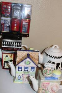 lot 302 image: Decorative Tea Pots