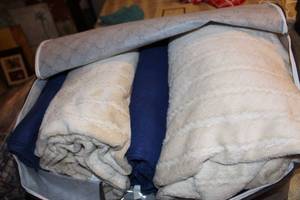 lot 96 image: Linens