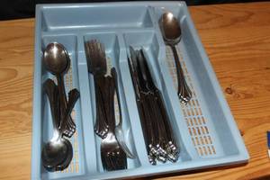 lot 326 image: Silverware