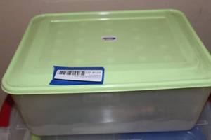 lot 336 image: Plastic Container of Wooden Handled Flatware