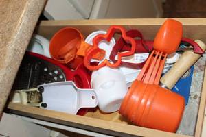 lot 342 image: Kitchen Gadgets