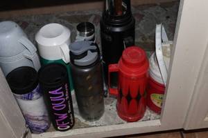 lot 343 image: Thermoses and travel Cups and Water Bottles