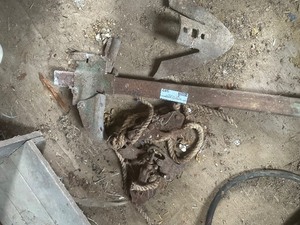 lot 383 image: JACK, PULLEY, PLOW  BLADE