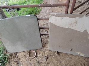 lot 401 image: 2 foldable card tables