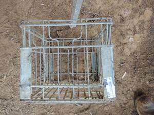 lot 419 image: Vintage metal MILK CRATE - MARKED   COLD SPOT - ENID 6