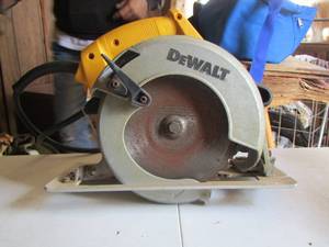 lot 21 image: DeWalt 7 14 CIRCULAR SAW