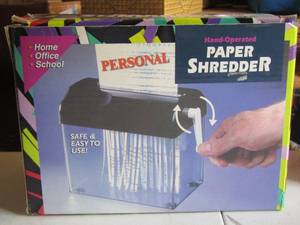 lot 33 image: personal paper shredder in original box