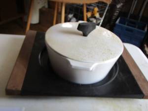 lot 49 image: pot with stand