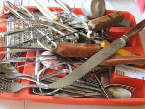 lot 57 image: kitchen utensil lot