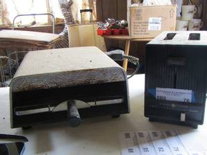 lot 76 image: Electric BROILEROven   & Toaster