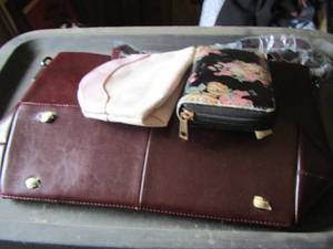 lot 85 image: tote of womens scarves all types