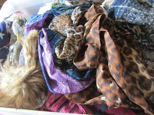 lot 86 image: tote of womens scarves all types