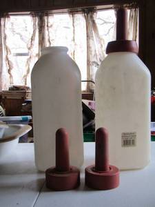 lot 93 image: baby calf feeding bottles with nipples  qty2