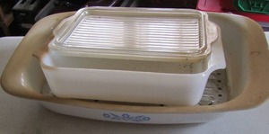 lot 94 image: Corning Ware CASSEROLE &  COVERED FIRE KING dishes