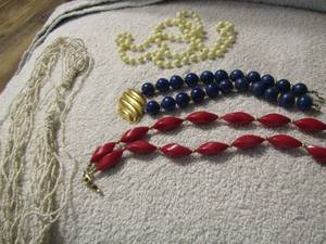 lot 111 image: beaded womens necklaces
