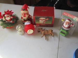 lot 176 image: Christmas lot