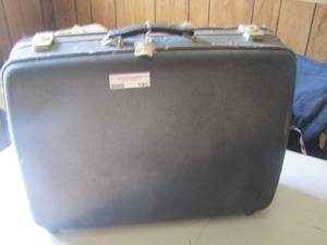 lot 195 image: AMERICAN TOURIST - TRI- TAPCA Luggage