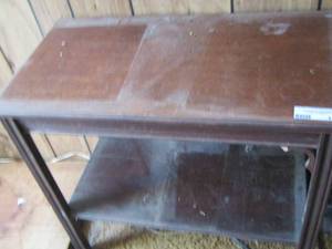 lot 187 image: small 2 tier side table