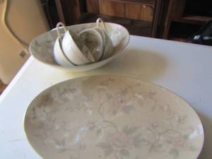 lot 210 image: Noritake CHINA - CHATHAM 5502   PLATTER, OBLOMG BOWL & 4 CUPS  needs cleaned